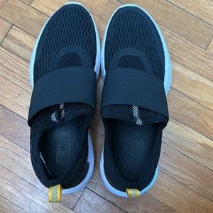 Sorel sneakers worn once . Excellent condition